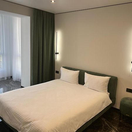 Люкс Апартаменти В Жкарена Та Жк Great House Rivne Buitenkant foto
