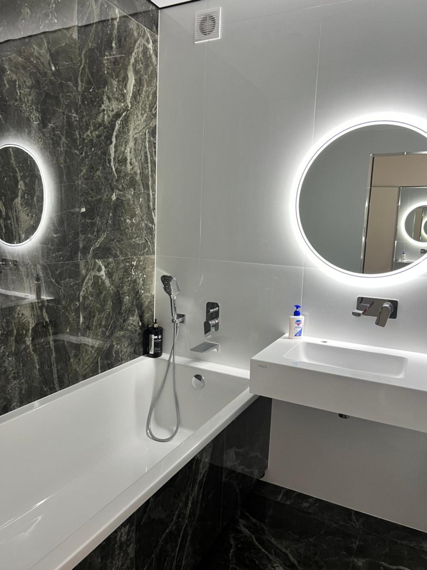 Люкс Апартаменти В Жкарена Та Жк Great House Rivne Buitenkant foto